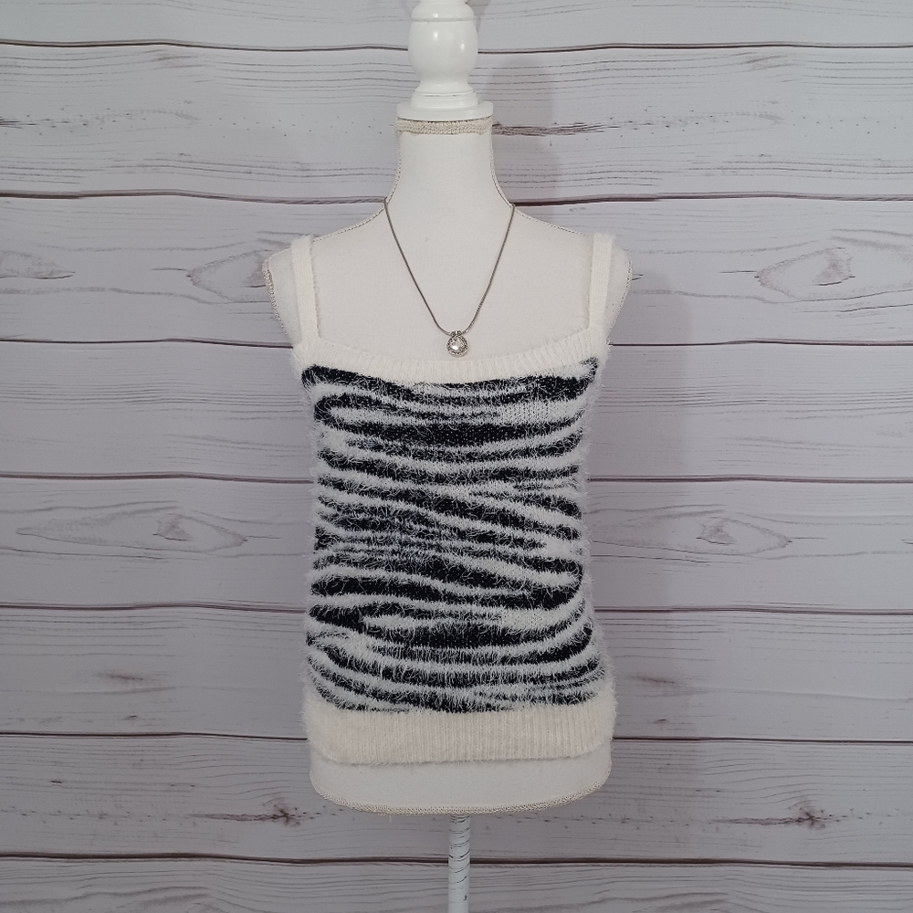 Willow & Wind Zebra Print Fuzzy Eyelash Knit Tank Top – Size Medium